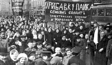 1917'de Rusya'da kadın yürüyüşü